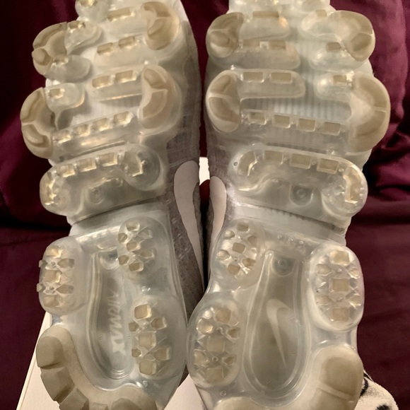 Nike VaporMax sneakers. - Picture 7 of 14